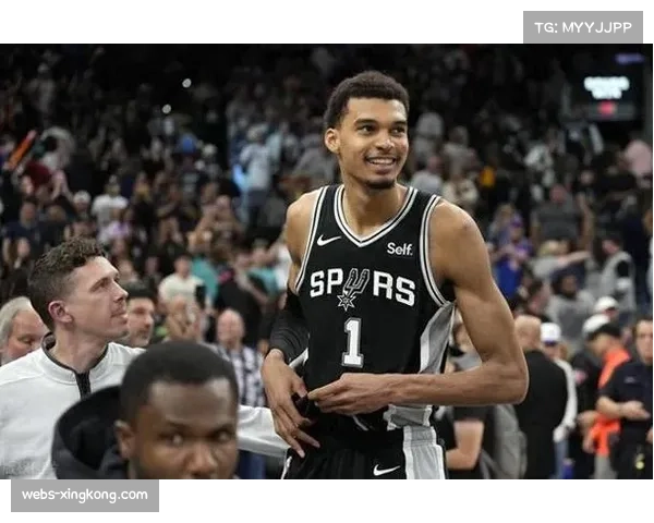 爵士双加时险胜公牛 关键节点马尔卡宁0.8秒三分定乾坤